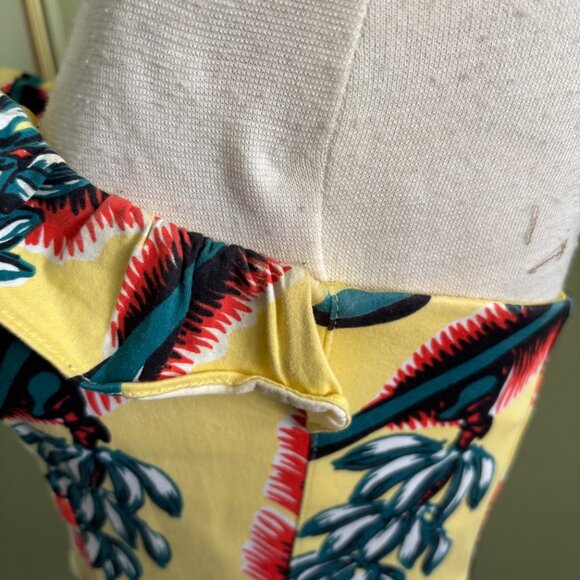 Dixiefied by Pinup Girl Couture Tiki Print Vintage Bustier Ruffle Top Size SMALL - Picture 4 of 11